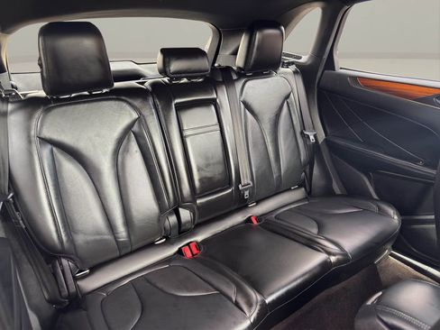 Used 2019 Lincoln MKC Select w/ Select Plus Package AWD/4WD image 19