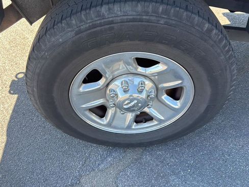 Used 2018 RAM 2500 Tradesman w/ Chrome Appearance Group AWD/4WD image 6