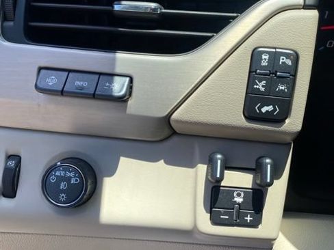 Used 2019 GMC Yukon Denali w/ Denali Ultimate Package RWD image 30