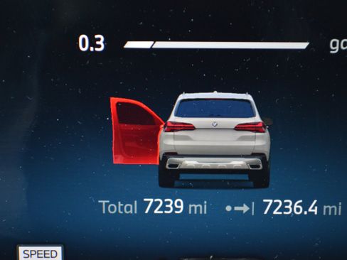 Certified 2025 BMW X5 sDrive40i w/ Premium Package image 17