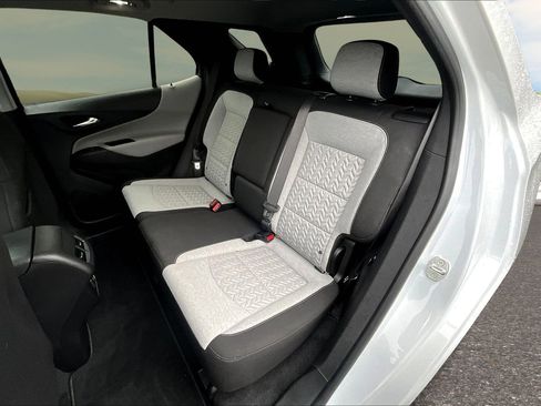 Used 2022 Chevrolet Equinox LS w/ LS Convenience Package image 14