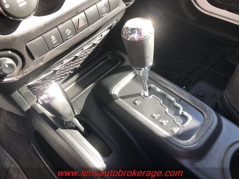 Used 2017 Jeep Wrangler Unlimited Sport image 15