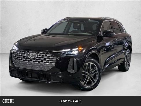 Certified 2025 Audi Q5 Premium w/ Convenience Package image 1