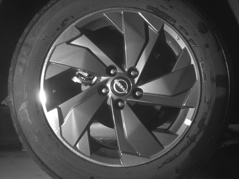 Used 2025 Nissan Rogue SV image 15