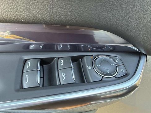 Certified 2023 Cadillac XT4 Luxury w/ Cold Weather Package FWD image 14