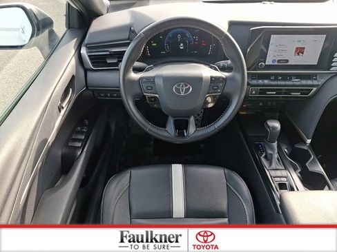 Certified 2025 Toyota Camry SE image 11
