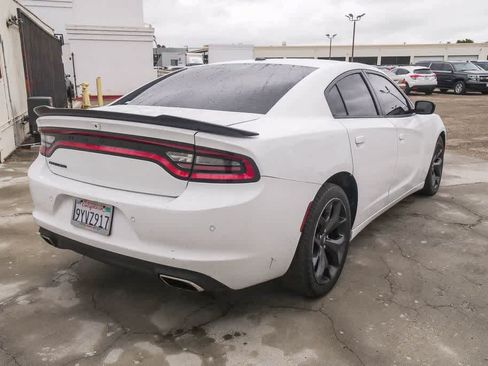 Used 2020 Dodge Charger SXT w/ Blacktop Package RWD image 9