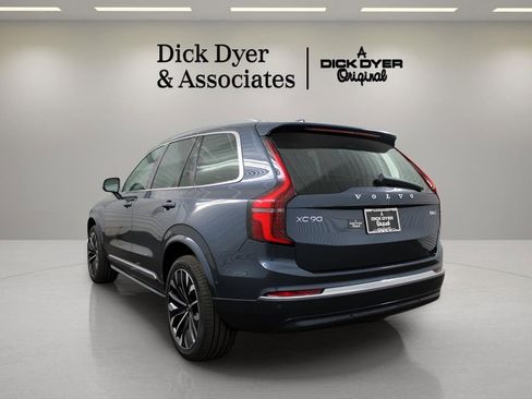 New 2026 Volvo XC90 B6 Plus image 4