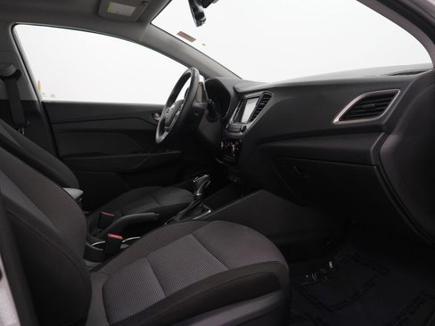 Used 2022 Hyundai Accent Limited image 11