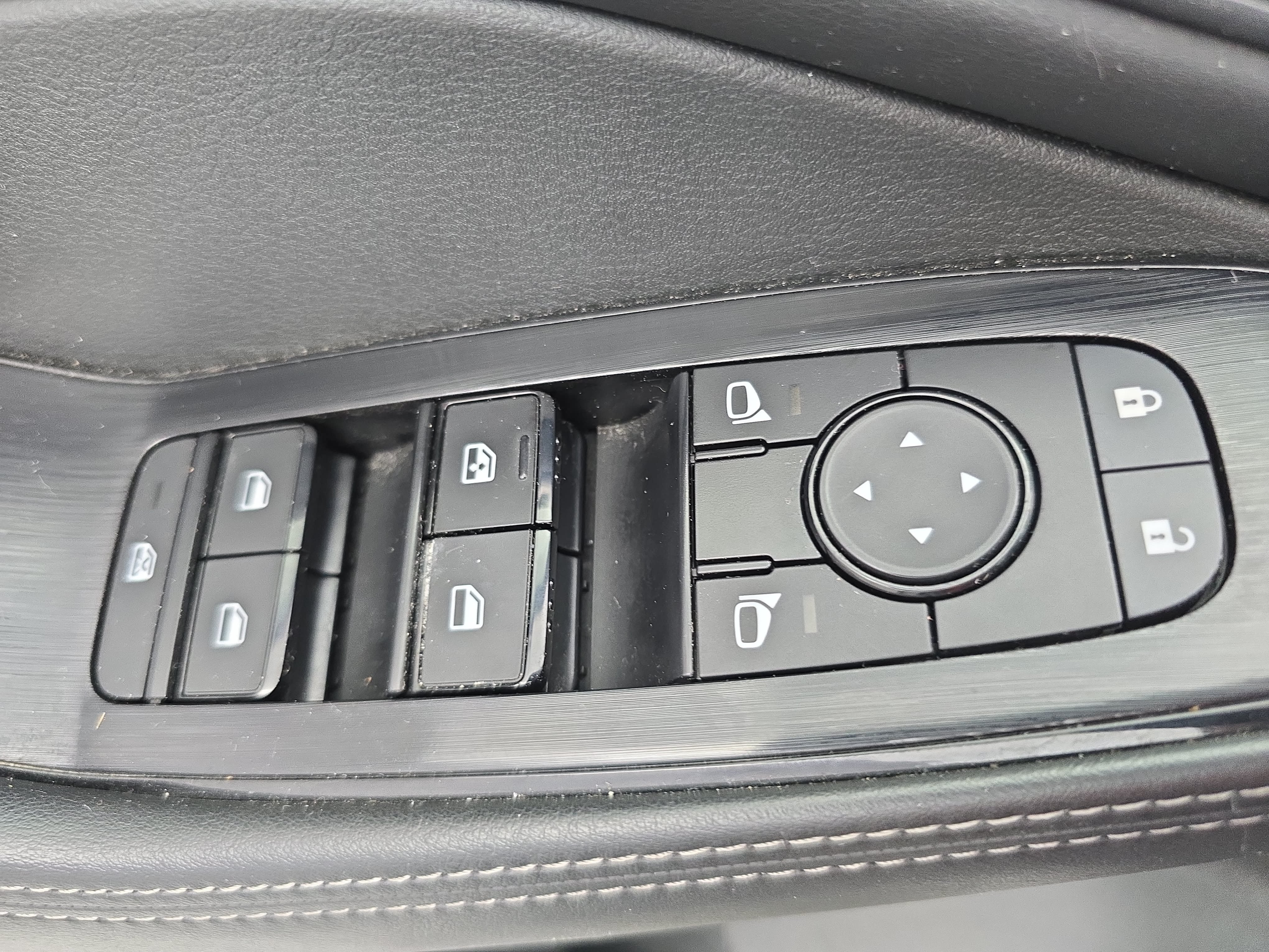 Certified 2023 Nissan Rogue SV w/ SV Premium B Package FWD image 27