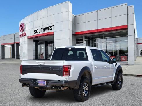 Used 2018 Ford F150 Raptor w/ Equipment Group 802A Luxury image 5
