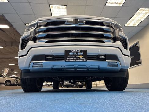 New 2026 Chevrolet Silverado 1500 High Country w/ Technology Package AWD/4WD image 15