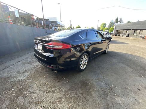 Used 2017 Ford Fusion SE FWD image 6