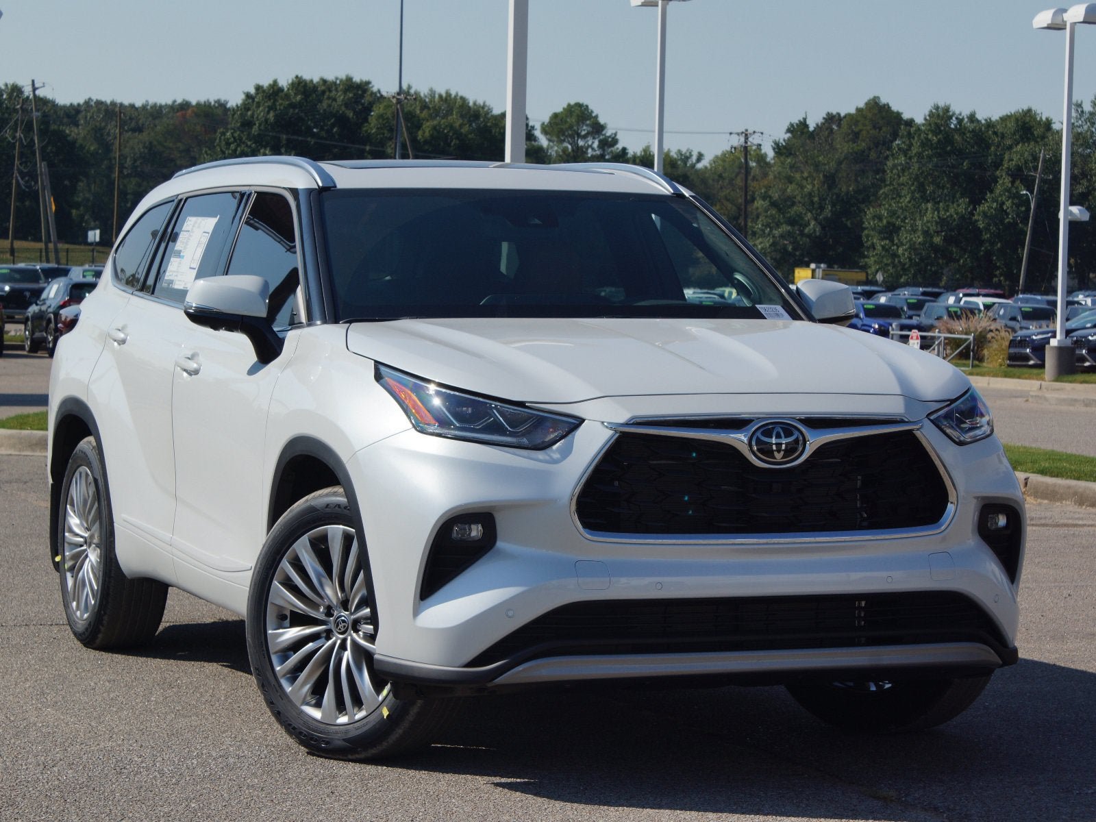 Used 2026 Toyota Highlander Platinum AWD/4WD image 7