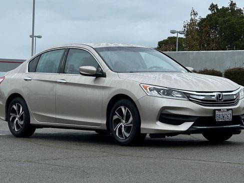 Used 2017 Honda Accord LX image 5