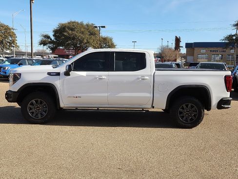 Used 2024 GMC Sierra 1500 AT4X image 2