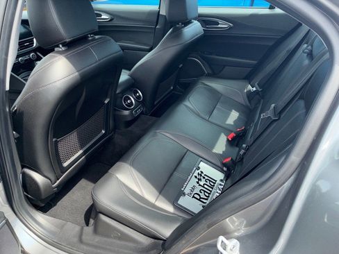 Used 2019 Alfa Romeo Giulia AWD image 8