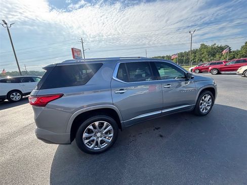 Used 2019 Chevrolet Traverse Premier w/ Driver Confidence II Package FWD image 5