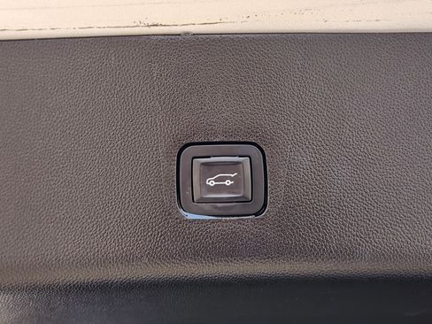 Used 2019 Chevrolet Traverse Premier w/ Driver Confidence II Package image 44