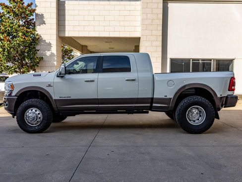 Used 2024 RAM 3500 Limited w/ Towing Technology Group AWD/4WD image 4