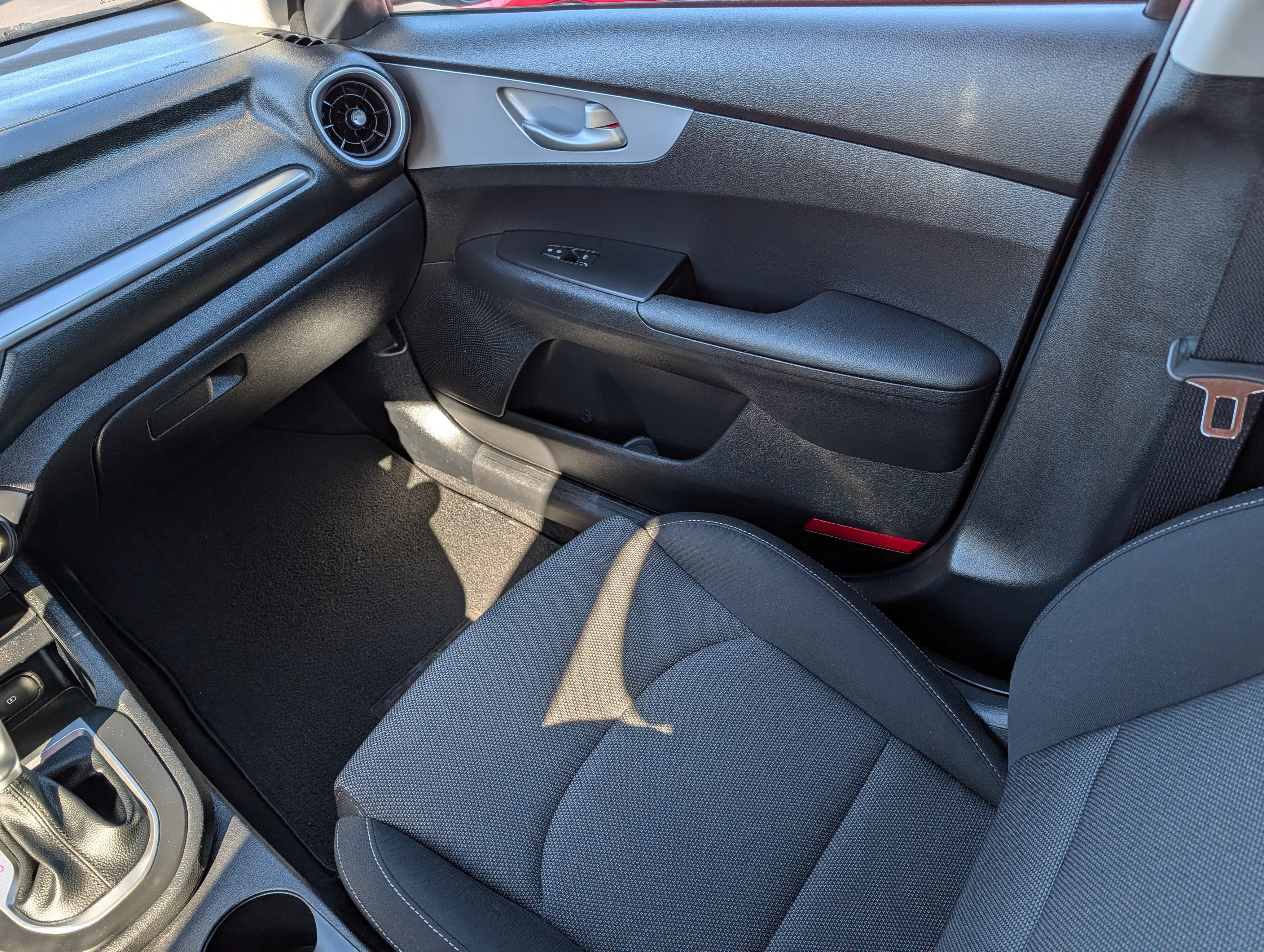 Certified 2024 Kia Forte LXS w/ LXS Technology Package FWD image 11