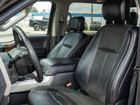 Used 2018 Ford F150 Lariat w/ Equipment Group 502A Luxury AWD/4WD image 11