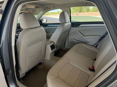 Used 2014 Volkswagen Passat TDI SE image 31