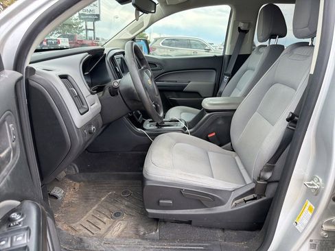 Used 2020 Chevrolet Colorado W/T w/ WT Convenience Package RWD image 2