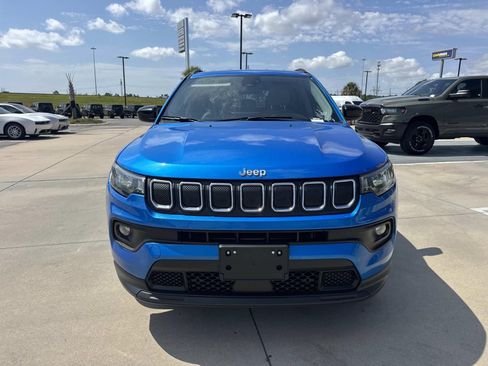 Used 2022 Jeep Compass Latitude AWD/4WD image 2