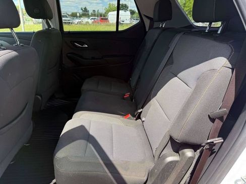 Used 2021 Chevrolet Traverse LS FWD image 12