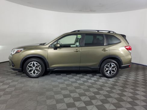 Used 2024 Subaru Forester Premium AWD/4WD image 7