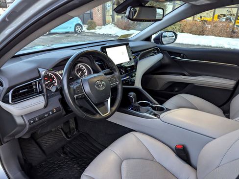 Used 2023 Toyota Camry XLE image 13