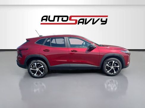 Used 2025 Chevrolet Trax RS FWD image 8