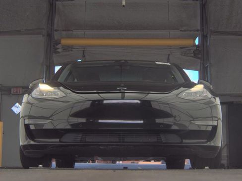 Used 2022 Tesla Model 3 Performance image 9
