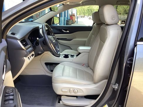 Used 2022 GMC Acadia Denali w/ Denali Technology Package AWD/4WD image 34