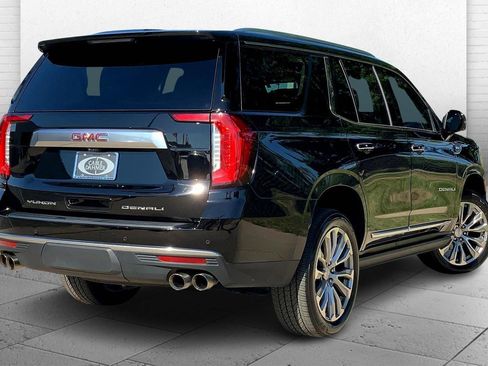 Used 2021 GMC Yukon Denali w/ Denali Premium Package AWD/4WD image 13