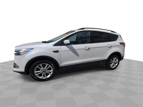 Used 2018 Ford Escape SEL image 4