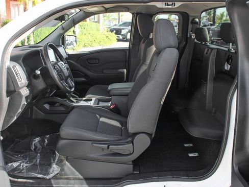 Used 2022 Nissan Frontier S image 17