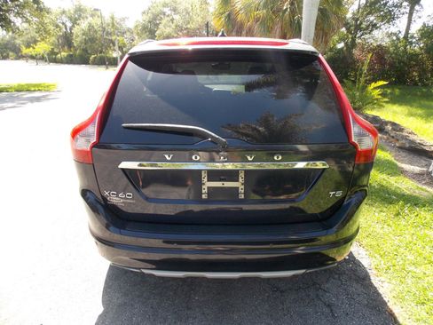 Used 2016 Volvo XC60 T5 Premier w/ Proximity Package FWD image 8