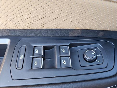 New 2026 Volkswagen Atlas Cross Sport SE image 13