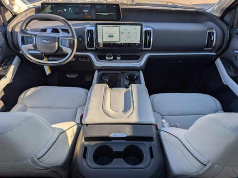 New 2025 Ford Expedition Max Platinum w/ Platinum Ultimate Package image 10