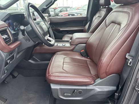 Used 2023 Ford Expedition Limited image 10
