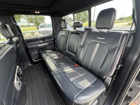 Used 2022 Ford F250 Platinum w/ FX4 Off-Road Package AWD/4WD image 13
