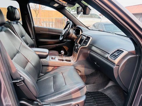 Used 2015 Jeep Grand Cherokee Limited w/ Luxury Group II AWD/4WD image 18