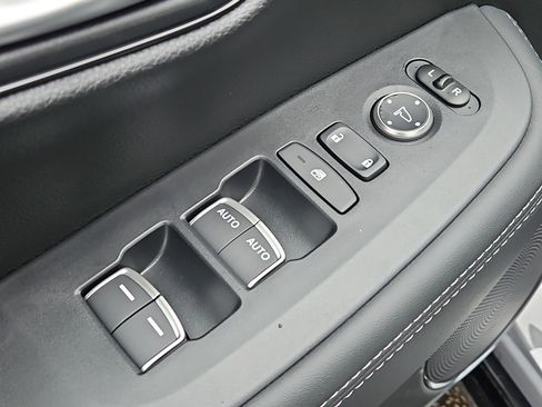 New 2026 Honda HR-V EX-L image 15