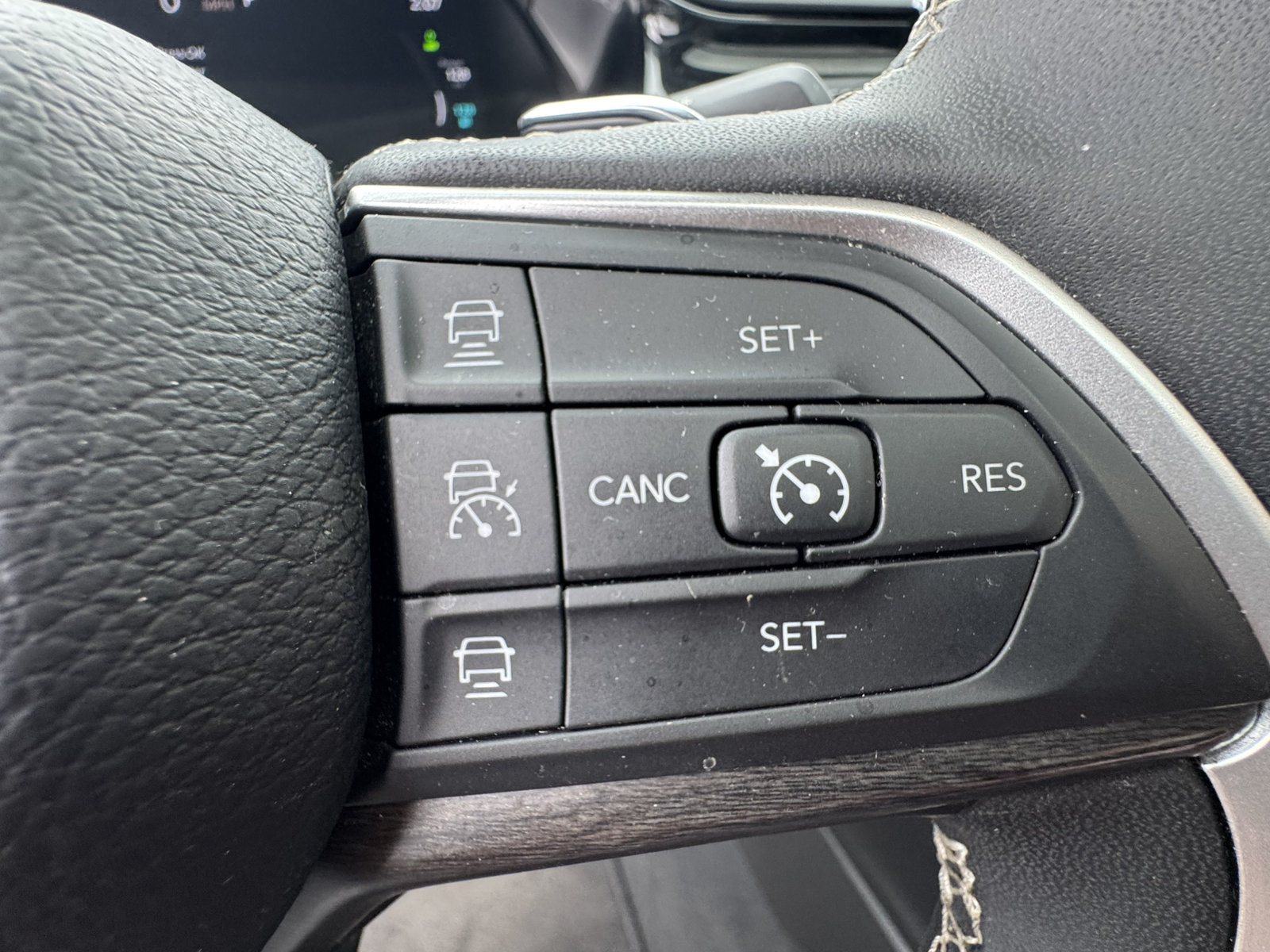 Used 2024 Jeep Grand Cherokee Limited 4xe AWD/4WD image 35