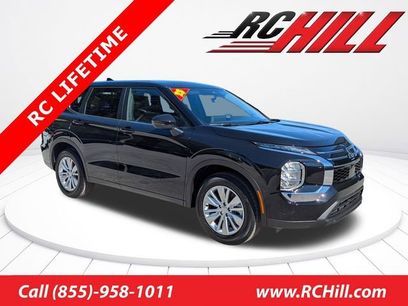 New 2025 Mitsubishi Outlander ES