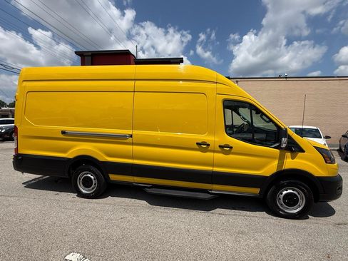Used 2022 Ford Transit 250 148 High Roof Extended w/ Parcel Delivery Package RWD image 4