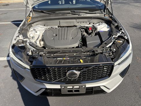 Certified 2025 Volvo XC60 B5 Plus image 36