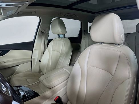 Used 2018 Audi Q7 3.0T Premium Plus image 8